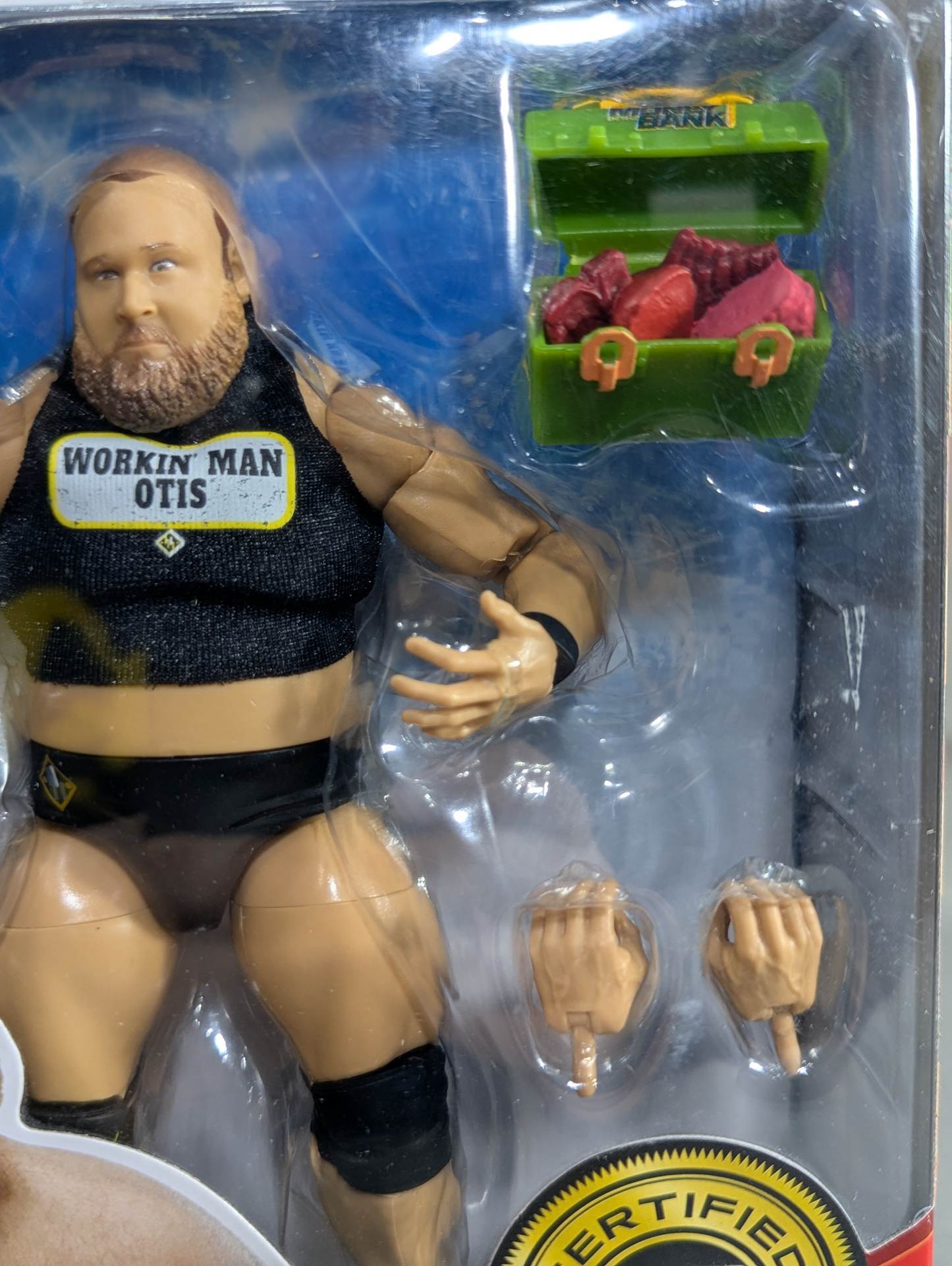 オーティス(黒タンクトップ)