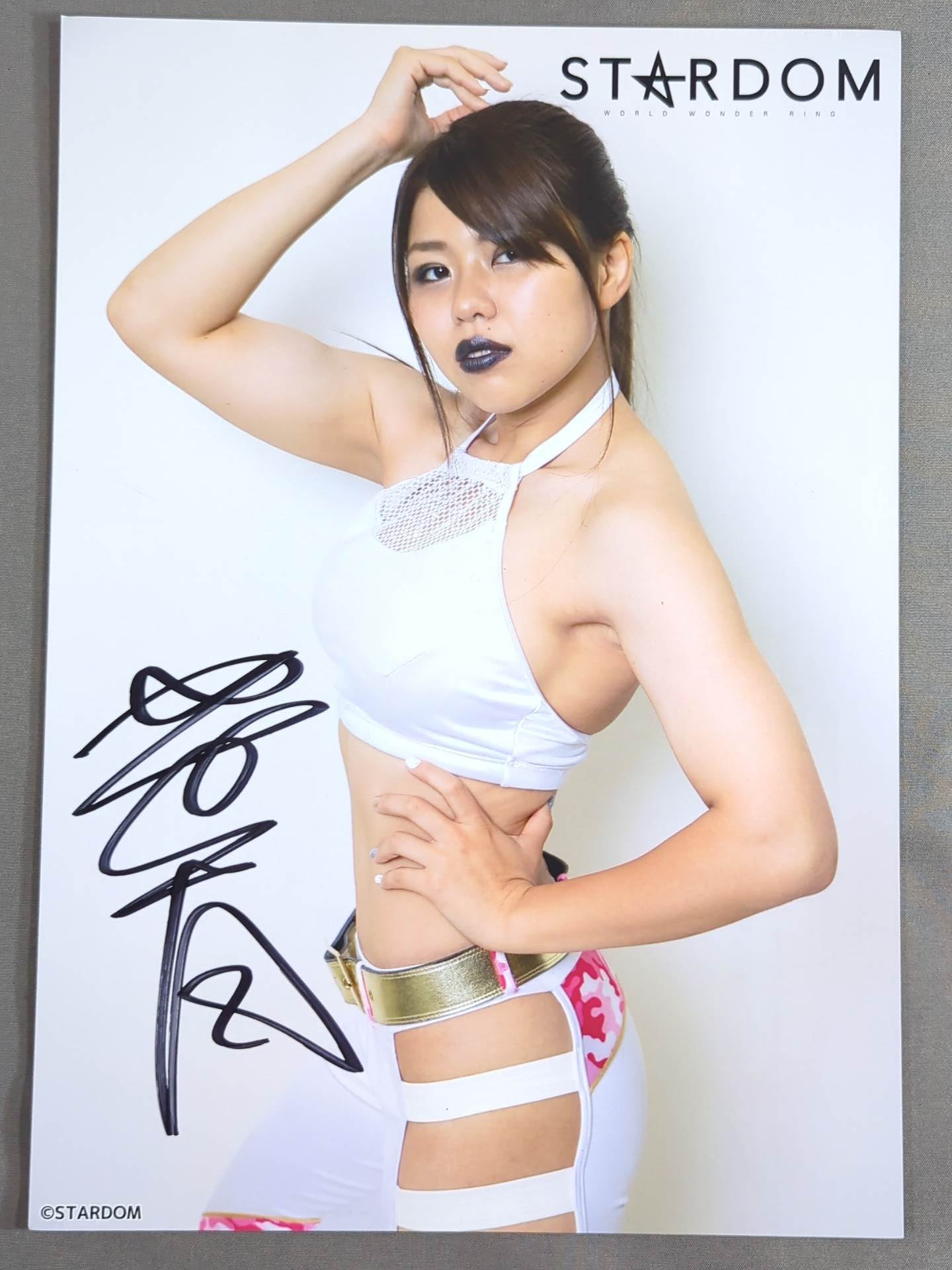 葉月 直筆サイン入り スターダムポートレート(F-4)