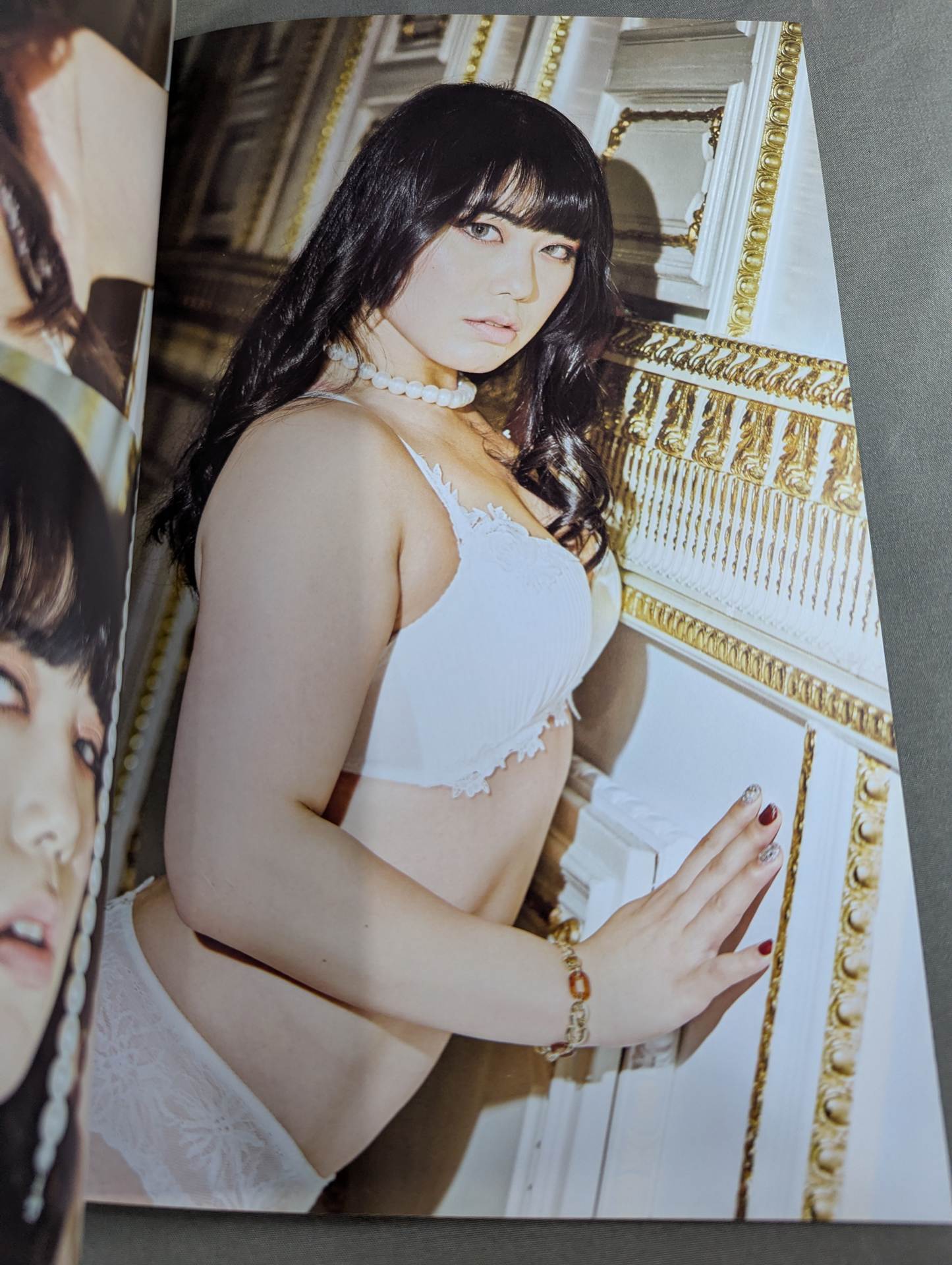 【hand signed autograph】 Maika Photo collection Glossy Dance -Daria-