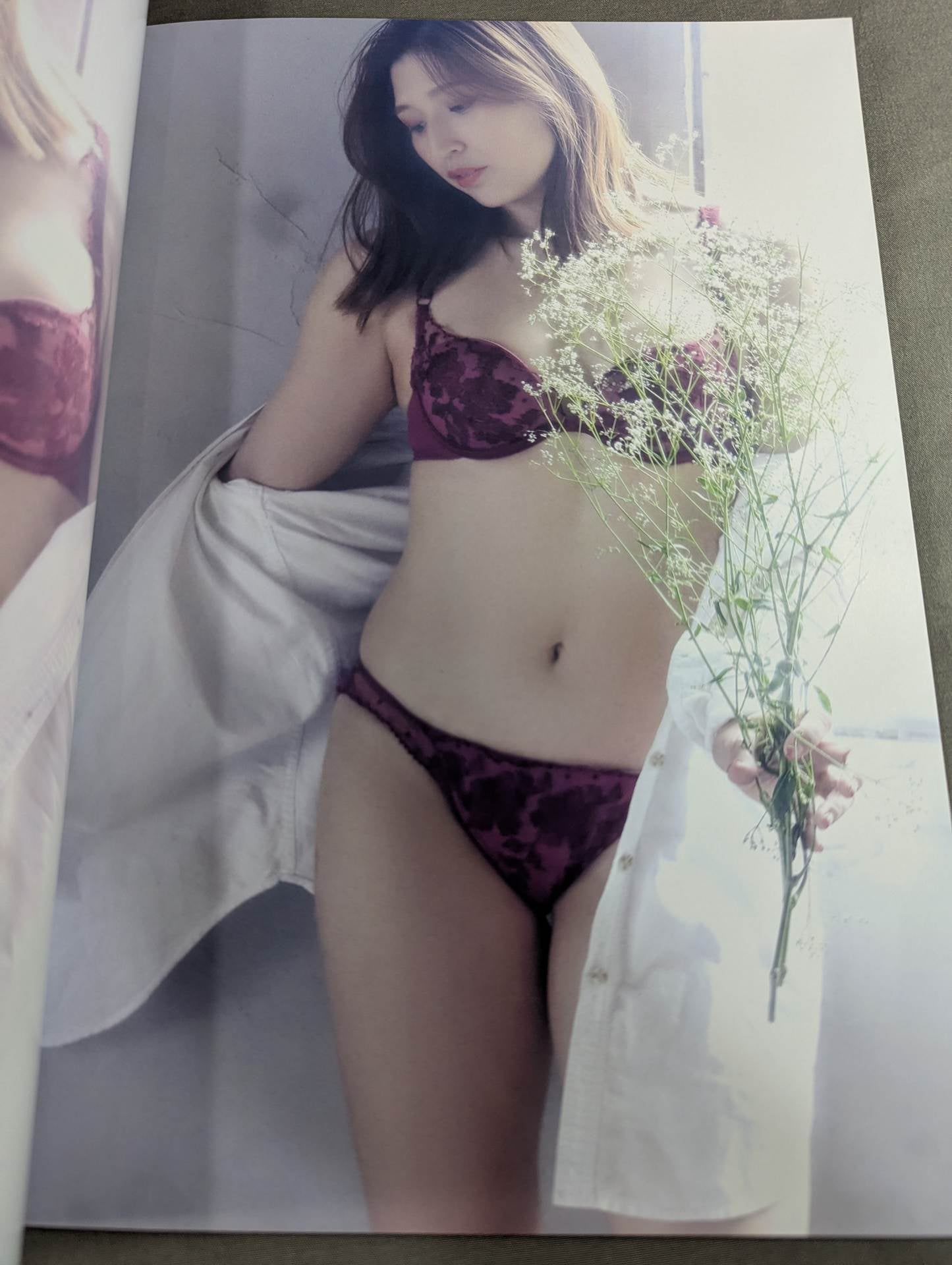 直筆サイン入り】青野未来 写真集 BRILLIANT – 闘道館