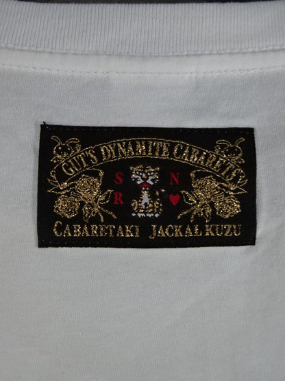 オカダ・カズチカ×ガッツ・ダイナマイト・キャバレーズ コラボTシャツ①(ホワイト)