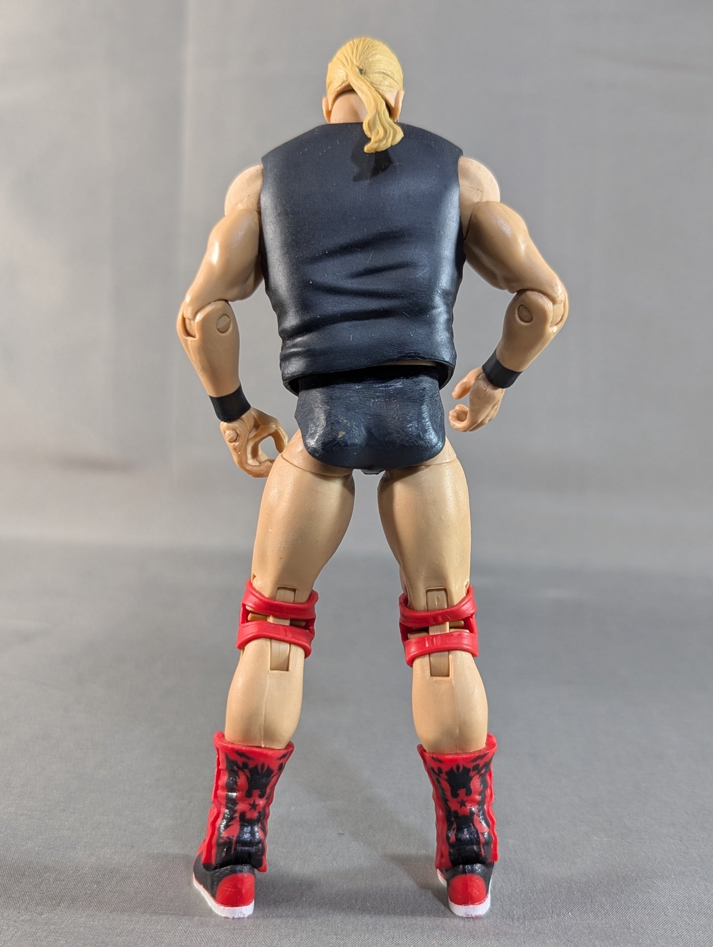 バリー・ウィンダム(黒ベスト)