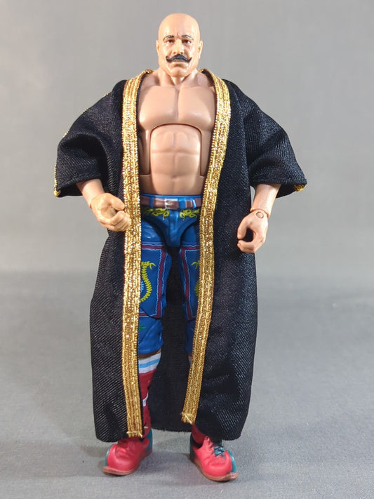 アイアン・シーク(黒ガウン)