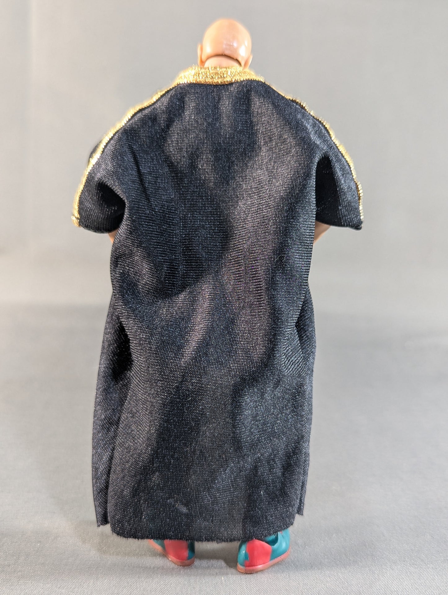 アイアン・シーク(黒ガウン)