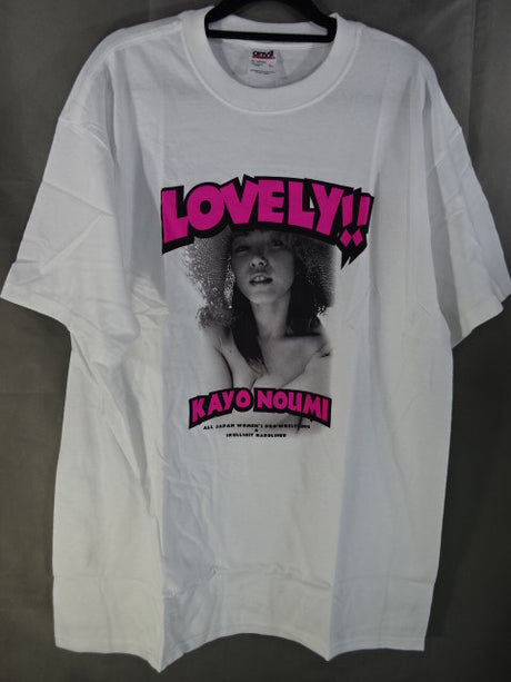 納見佳容「LOVELY!!」ピクチャーTシャツ