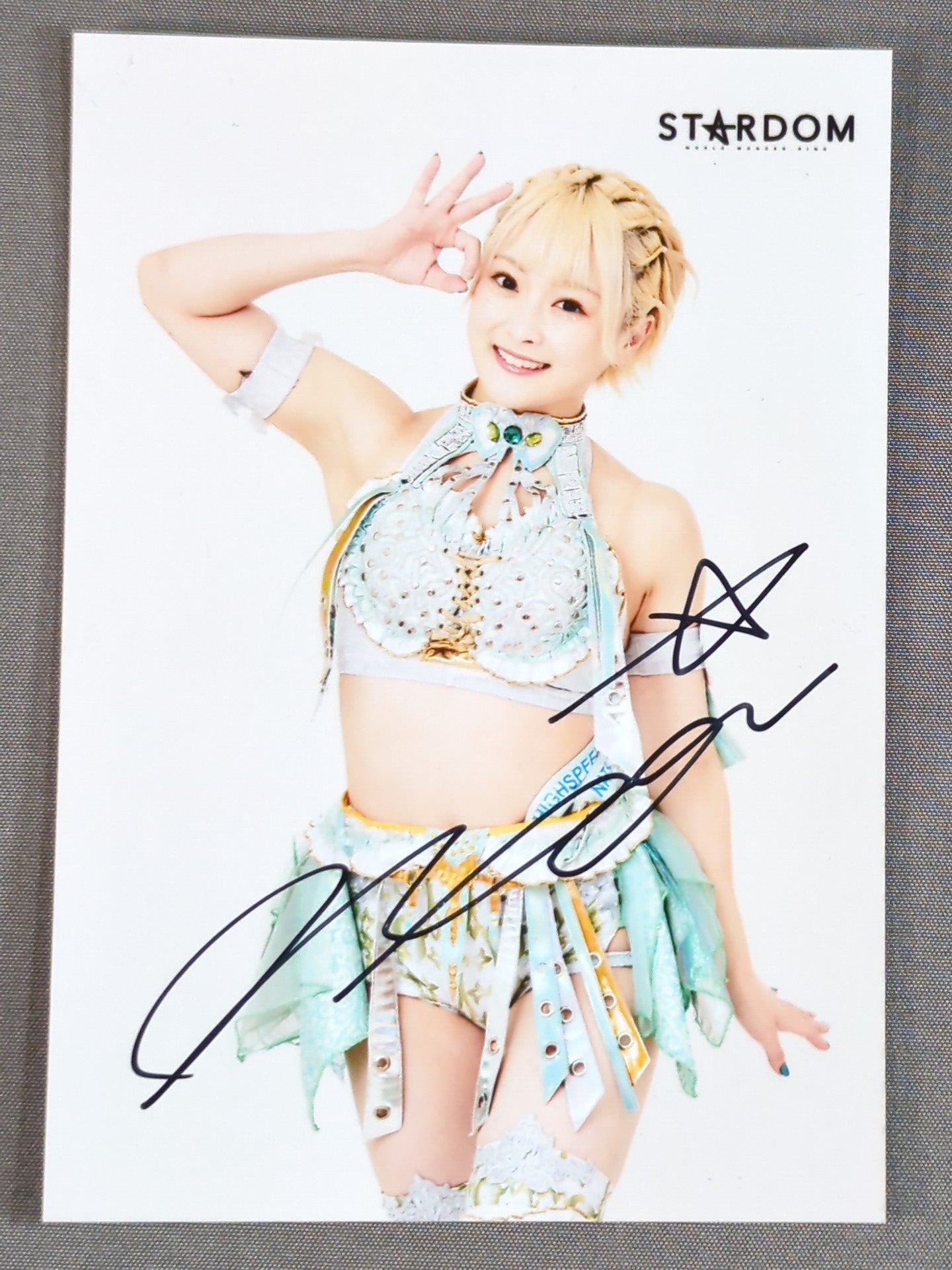 NATSUPOI  hand signed autograph Photo (A-2)