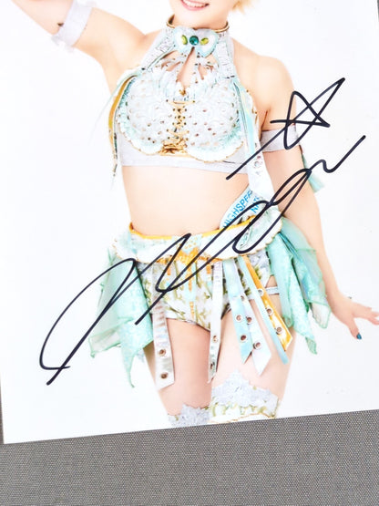 NATSUPOI  hand signed autograph Photo (A-2)