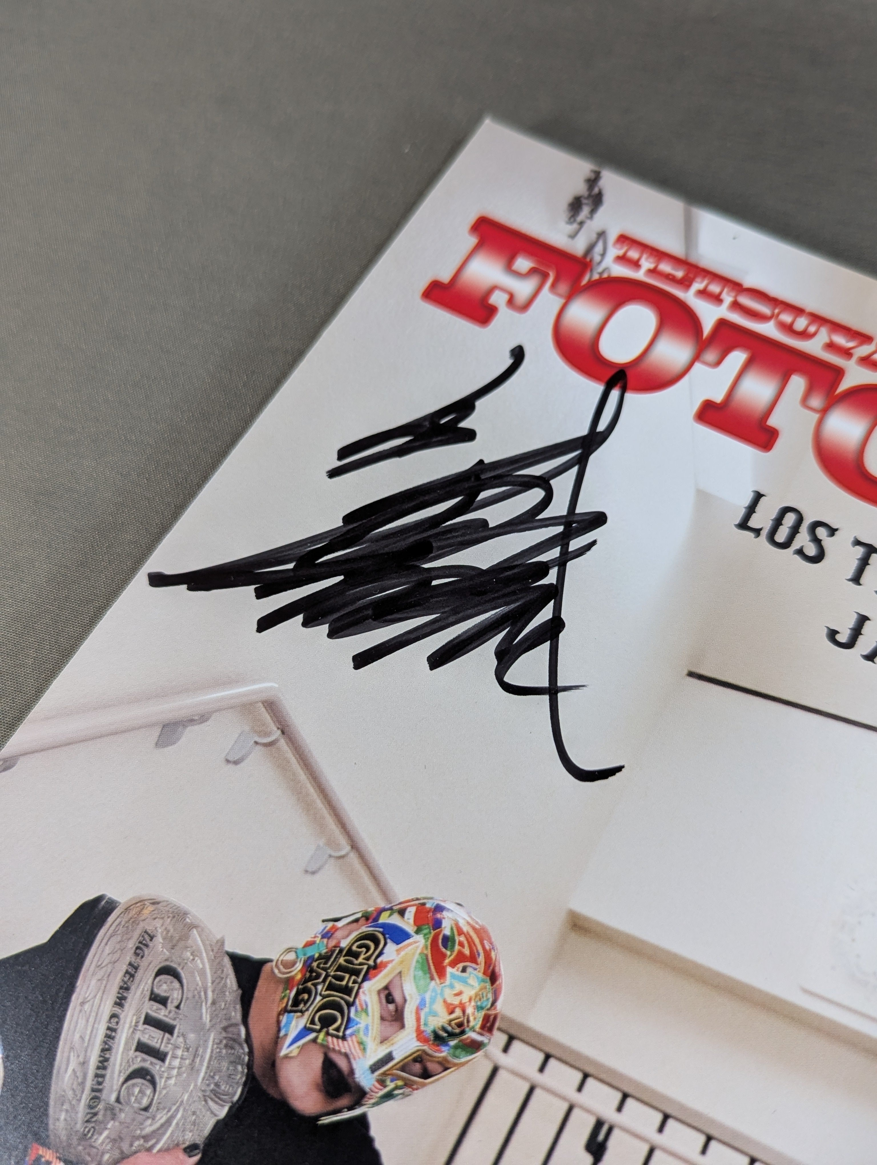 内藤哲也&BUSHI 直筆サイン入り】FOTOLIBRE de Mascara Numero.83 – 闘道館