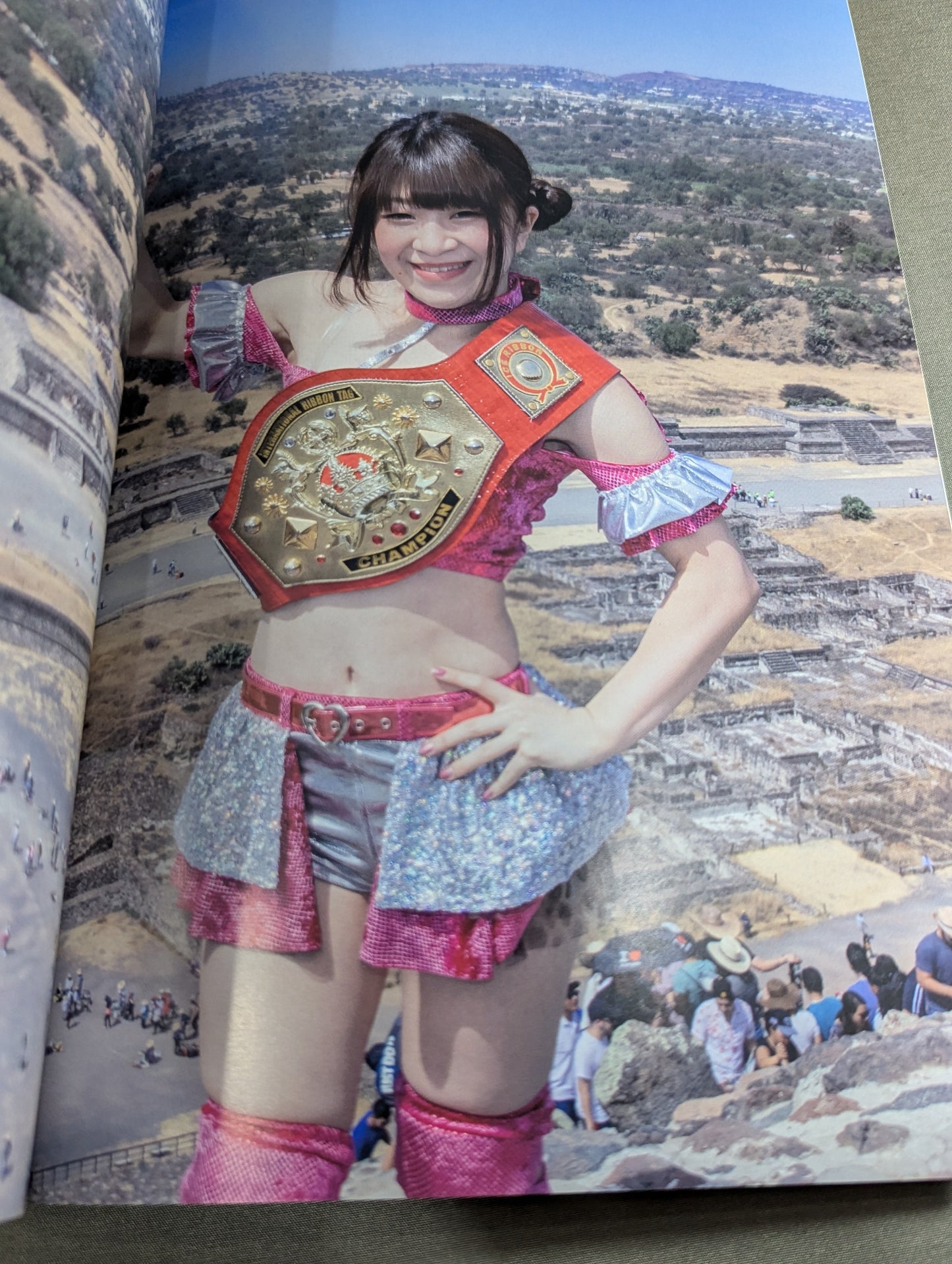 【hand signed autograph photo Tsukushi Official Photo Book "briza Primaveral ~Harukaze~"