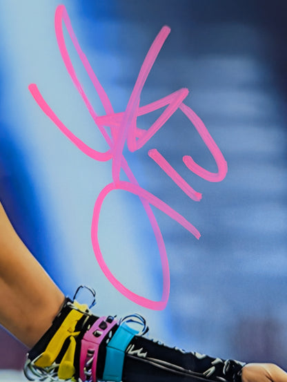 ★JAS★ リヴ・モーガン 直筆サイン入りポートレート(イエロー×ピンク)