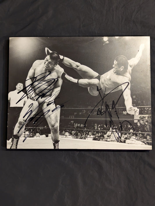 【hand signed autograph】 Antonio Inoki  vs Seiji Sakaguchi Black and White Grand Judge Photo panel