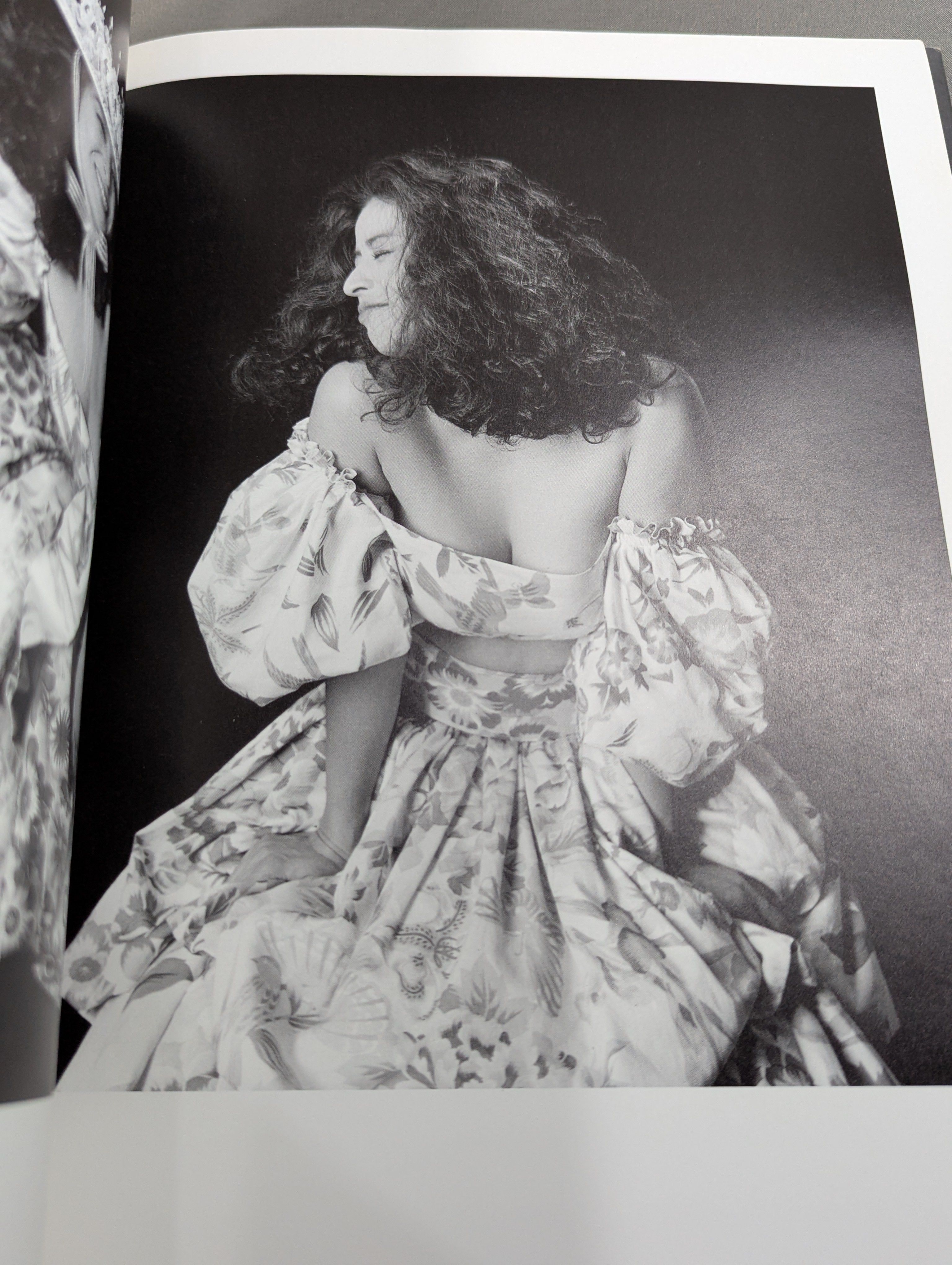 アントニオ猪木+倍賞美津子 写真集 「MANLY WOMANLY」 講談社 昭和60年 アントニオ猪木+倍賞美津子 写真集 「MANLY WOMANLY」 講談社 昭和60年