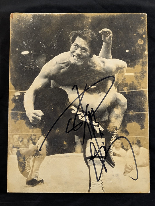 【hand signed autograph】 Antonio Inoki  Black and White Photo panel