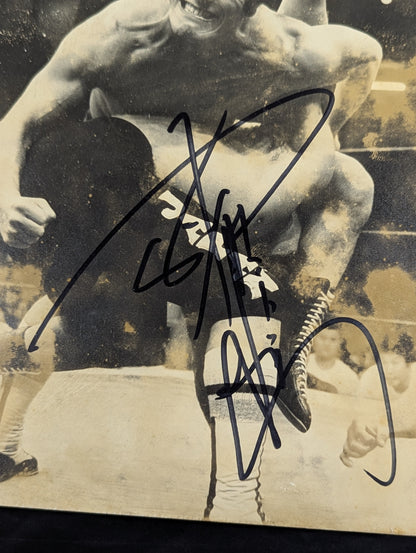 【hand signed autograph】 Antonio Inoki  Black and White Photo panel