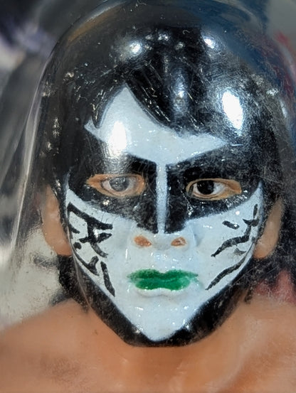 Great  Muta (white paint)
