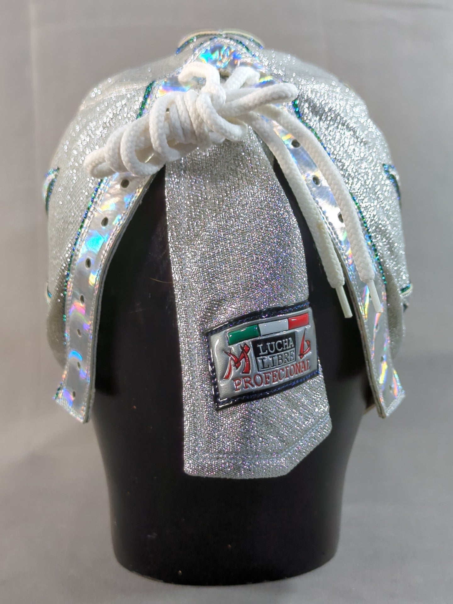 グレイ・シャドウ(ロッキー・ロメロ)