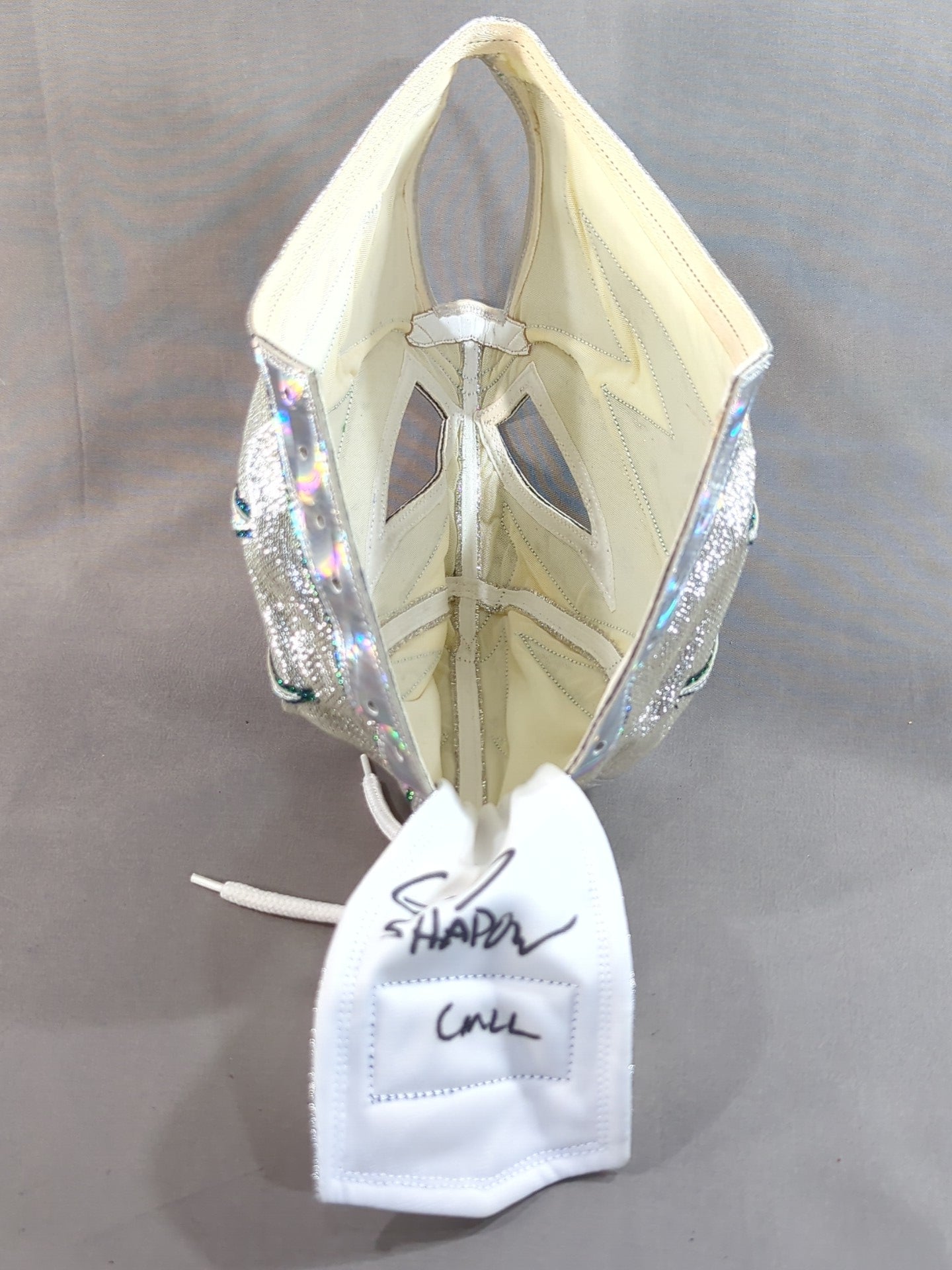 グレイ・シャドウ(ロッキー・ロメロ)