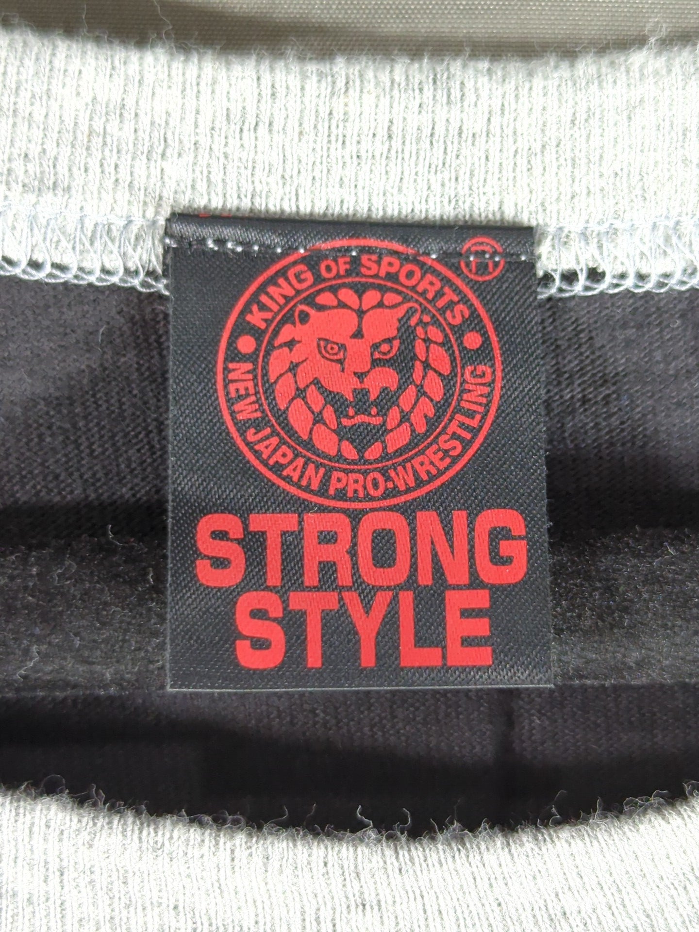 ライオンマーク「STRONG STYLE」ラグラン Tシャツ(ブラック×グレー)