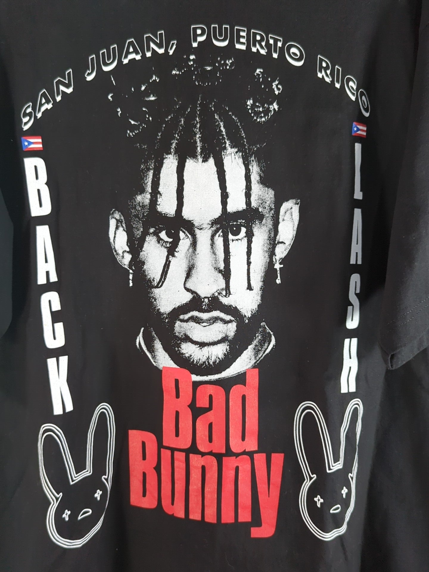 バッド・バニー「BAKCLASH」ピクチャーTシャツ(ブラック)