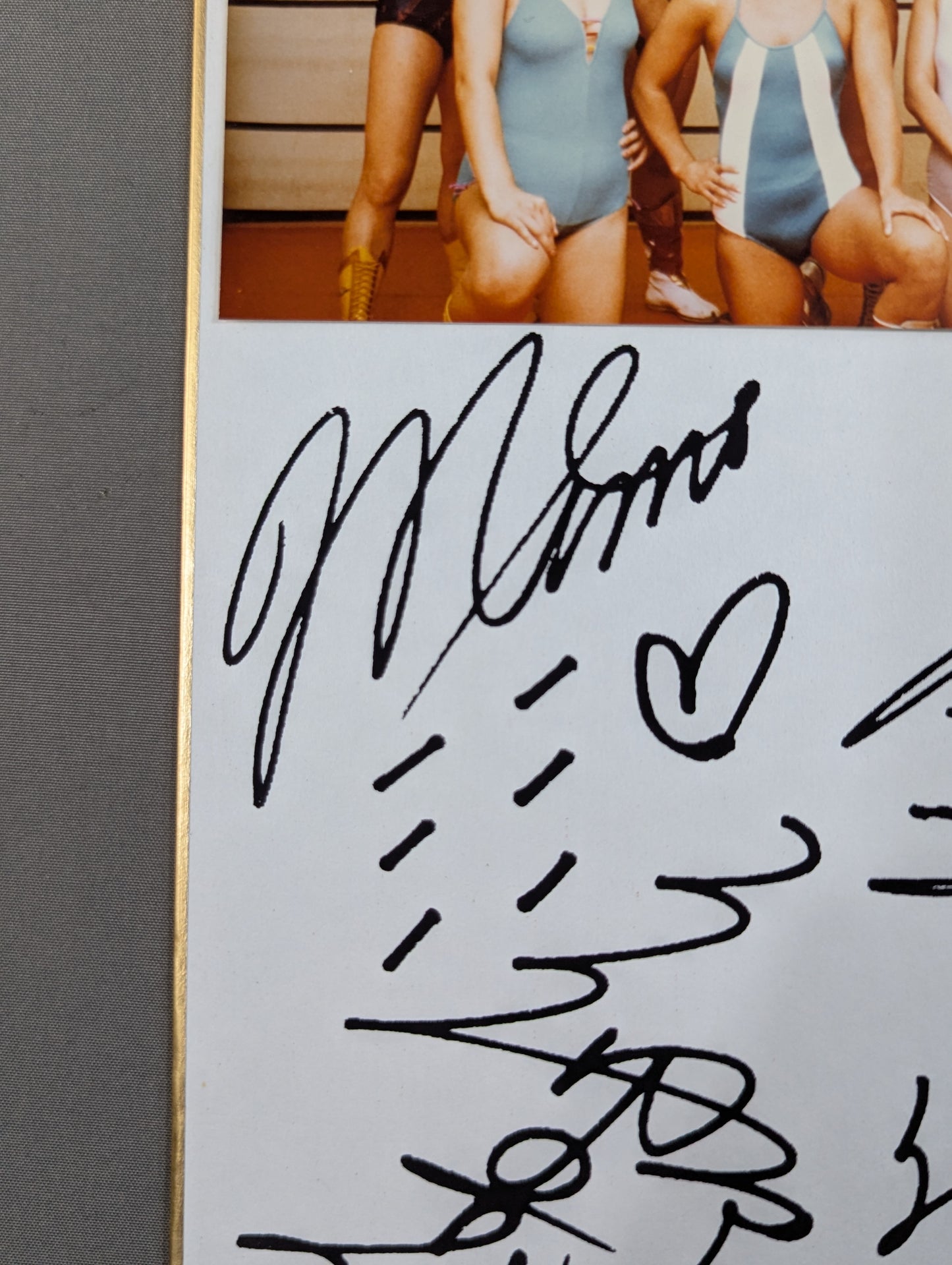 全日本女子プロレス プリントサイン寄せ書き(生写真貼付)