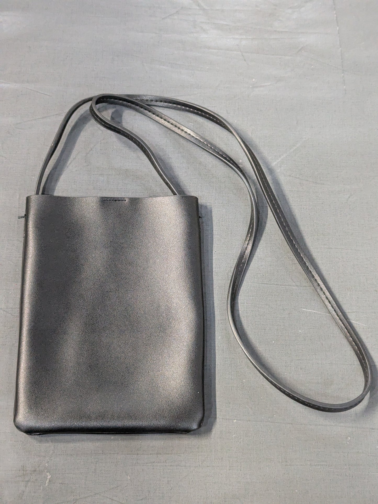 GLEAT「WE LOVE GLEATERS」サコッシュ