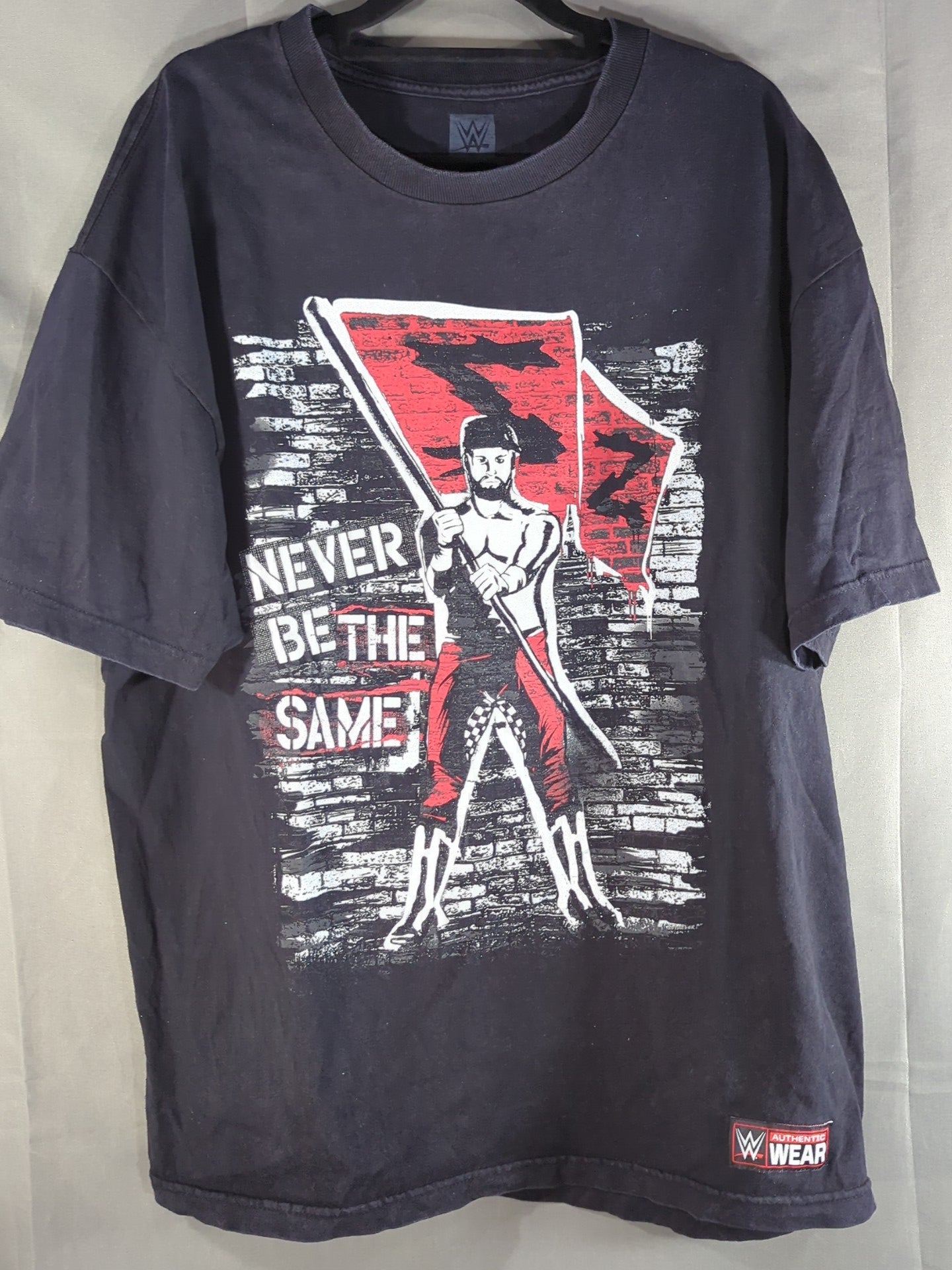 サミ・ゼイン「NEVER BE THE SAME」Tシャツ(WWE(2017) / ブラック)