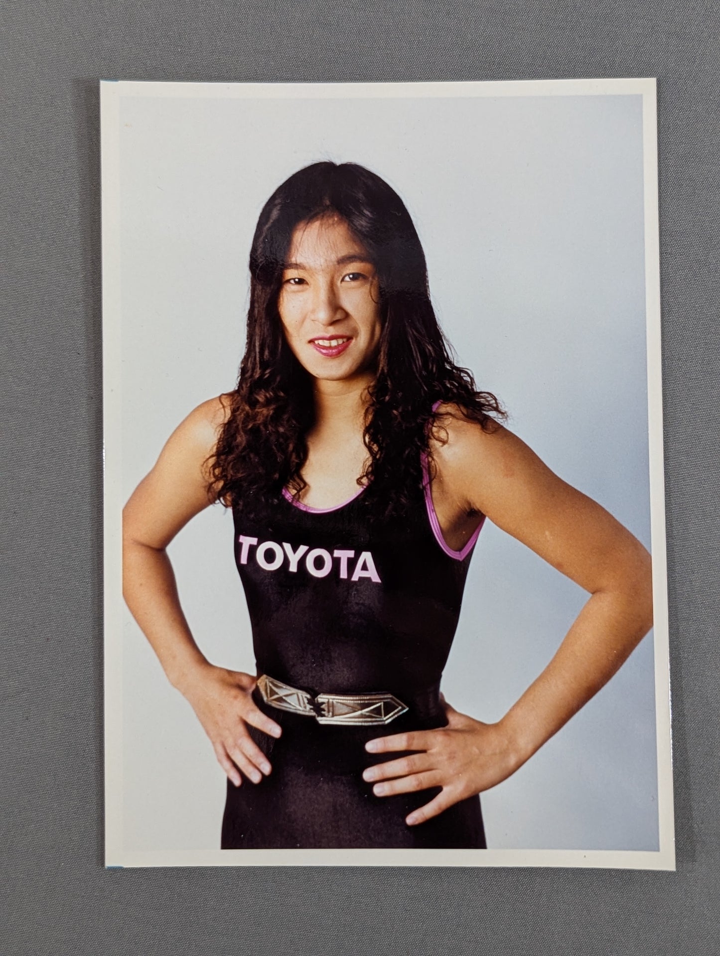 豊田真奈美 プリントサイン(ブロマイド貼付・生写真付)