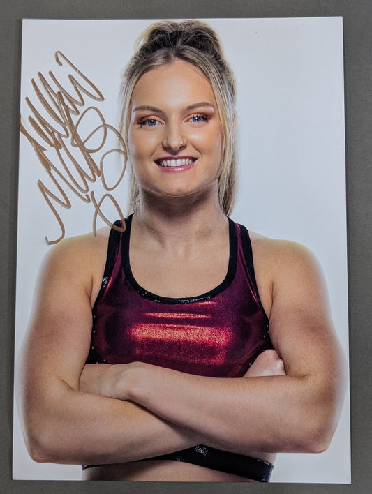 ミリー・マッケンジー 直筆サイン入りポートレート(A-2)