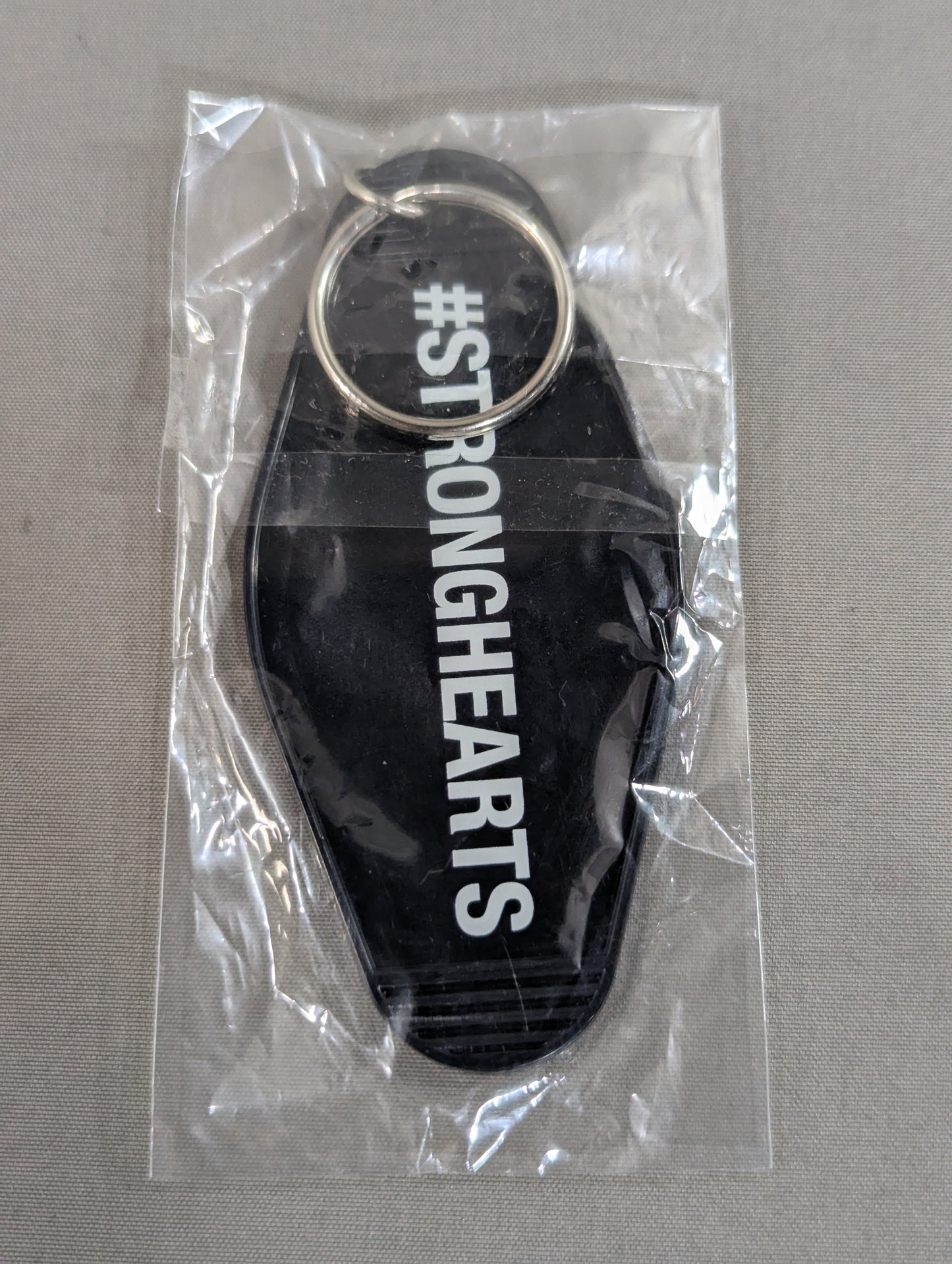 #STRONGHEARTS「2nd.ANNIVERSARY」プラスチックキーホルダー