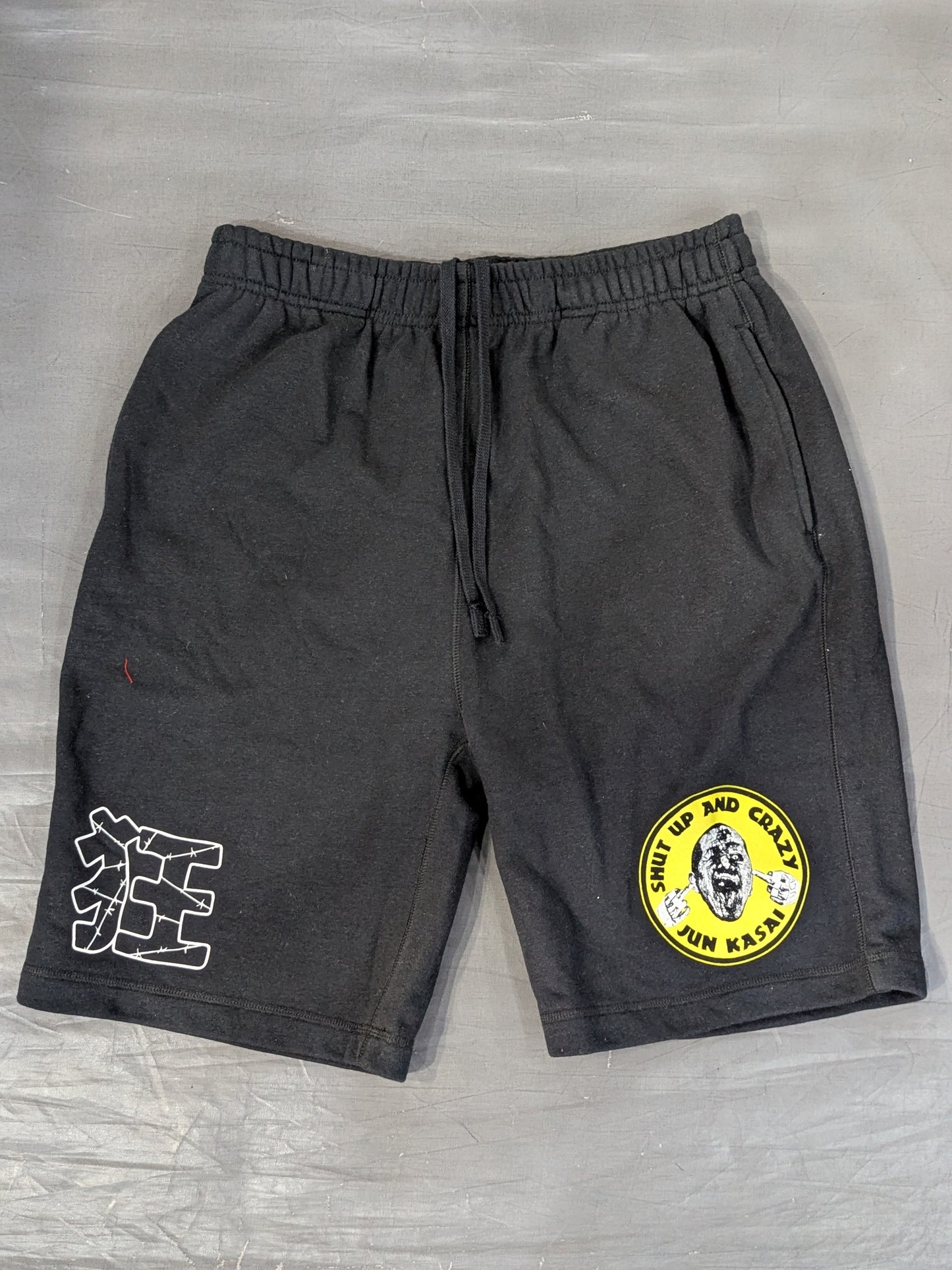 ★黄昏番長★ 葛西純「SHUT UP AND CRAZY」スウェットハーフパンツ(ブラック×イエロー)