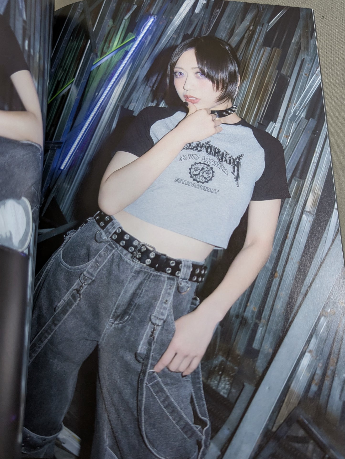 【直筆サイン入り】上谷沙弥 写真集 Phenex Queen (-Premium Ver.-)