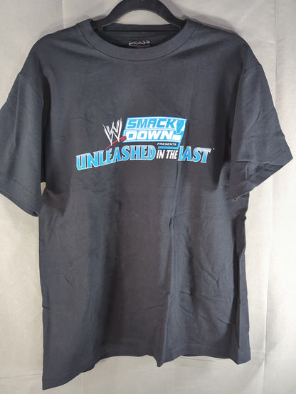 SMACKDOWN! UNLEASHED IN THE EAST T-Shirt (WWE (2003) / Black)