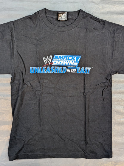 SMACKDOWN! UNLEASHED IN THE EAST Tシャツ(WWE(2003) / ブラック)