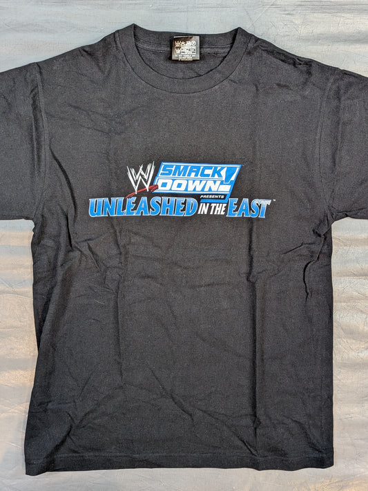 SMACKDOWN! UNLEASHED IN THE EAST Tシャツ(WWE(2003) / ブラック)