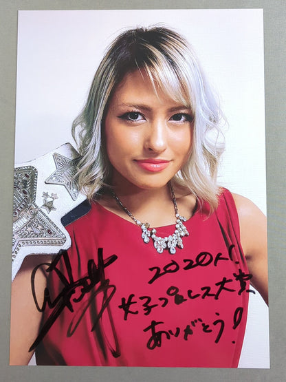ジュリア 直筆サイン入り スターダムポートレート(F-1)