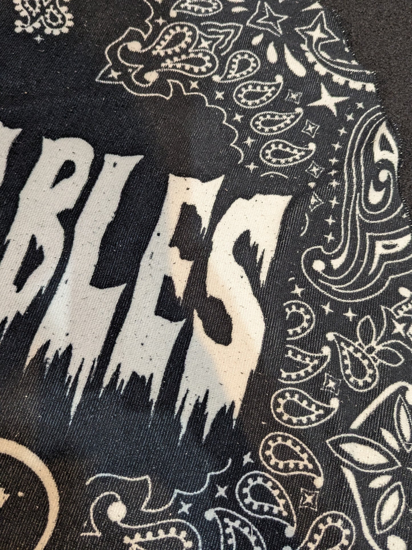 LOS INGOBERNABLES de JAPON  Circle Towel