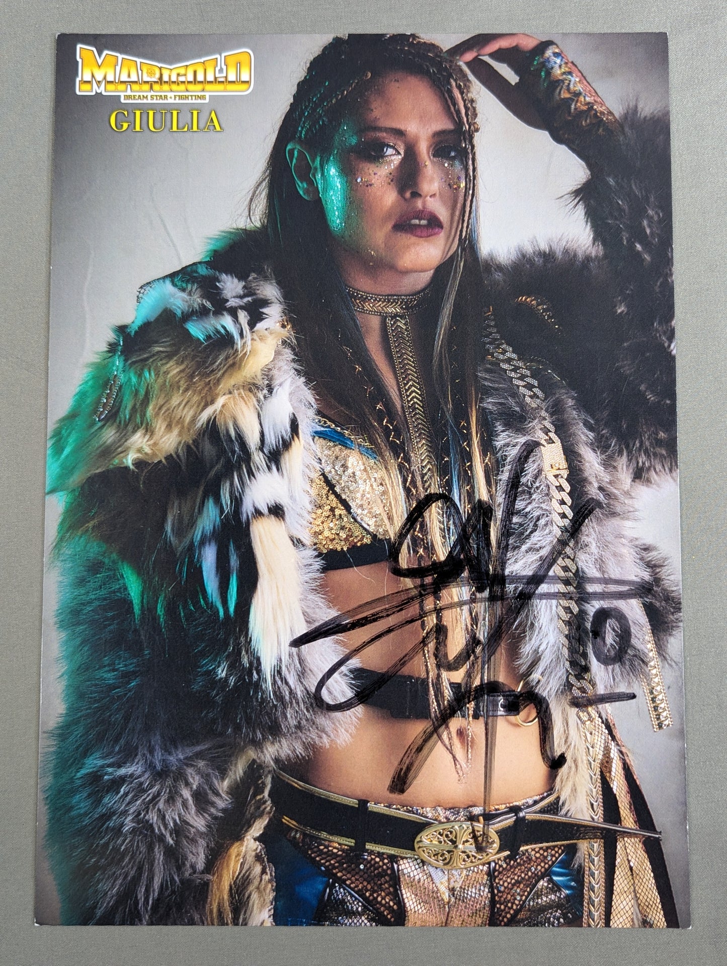 ジュリア 直筆サイン入り マリーゴールド ポートレート(A-7)