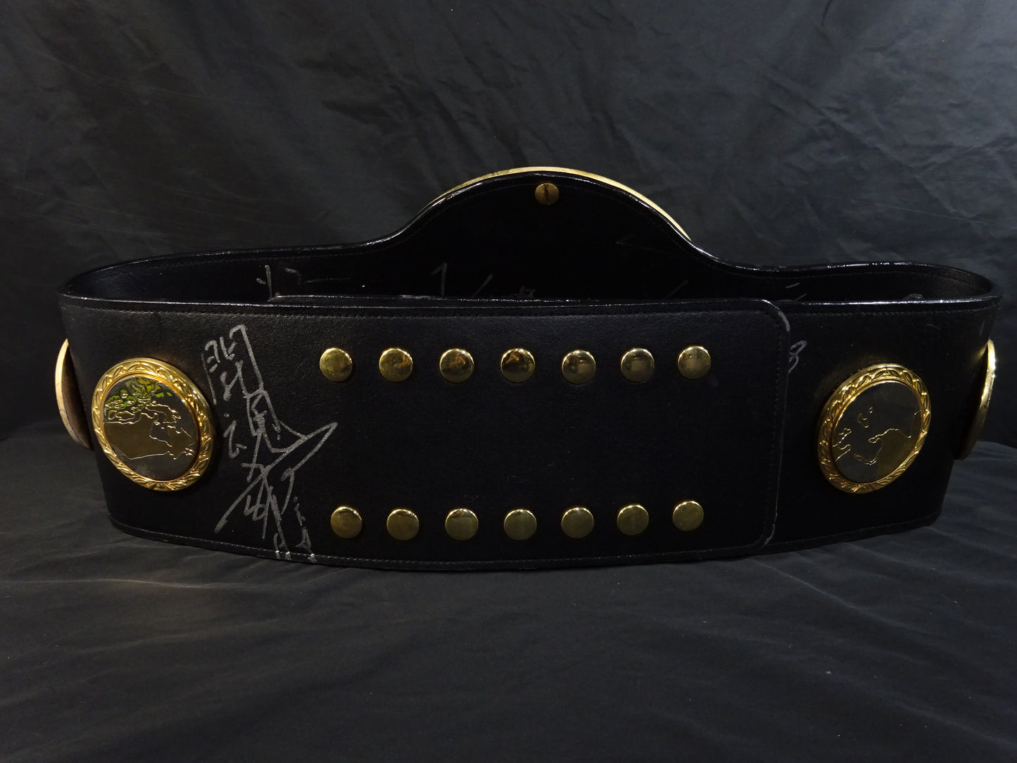 ★ 7 IWGP Champions fighters hand signed autograph !! ★ The first IWGP heavy weight championship belt