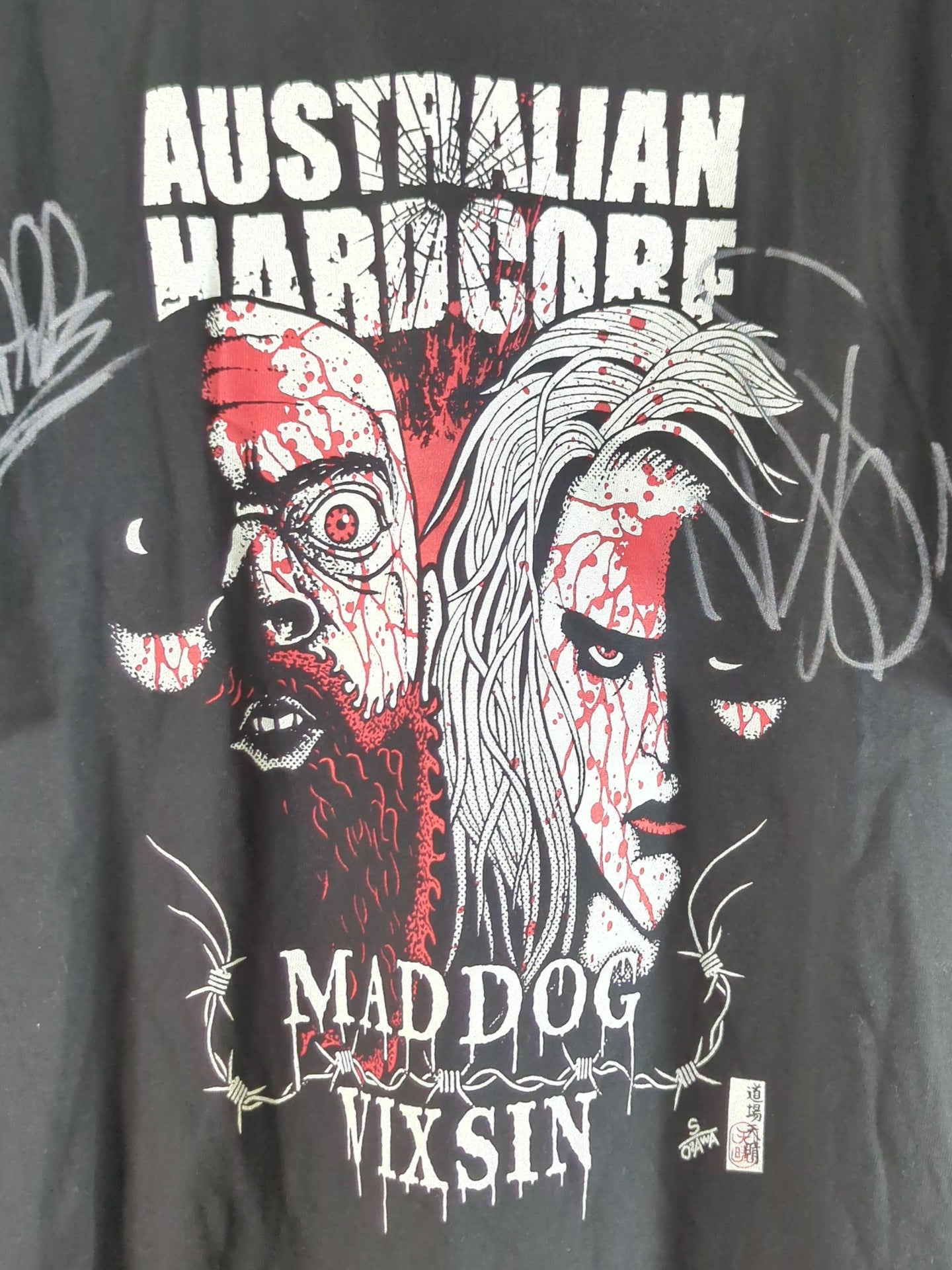 [2 hand signed autographs ] Mad Dog Connery & Bixin "AUSTRALIAN HARDCORE" Illustration T-Shirt