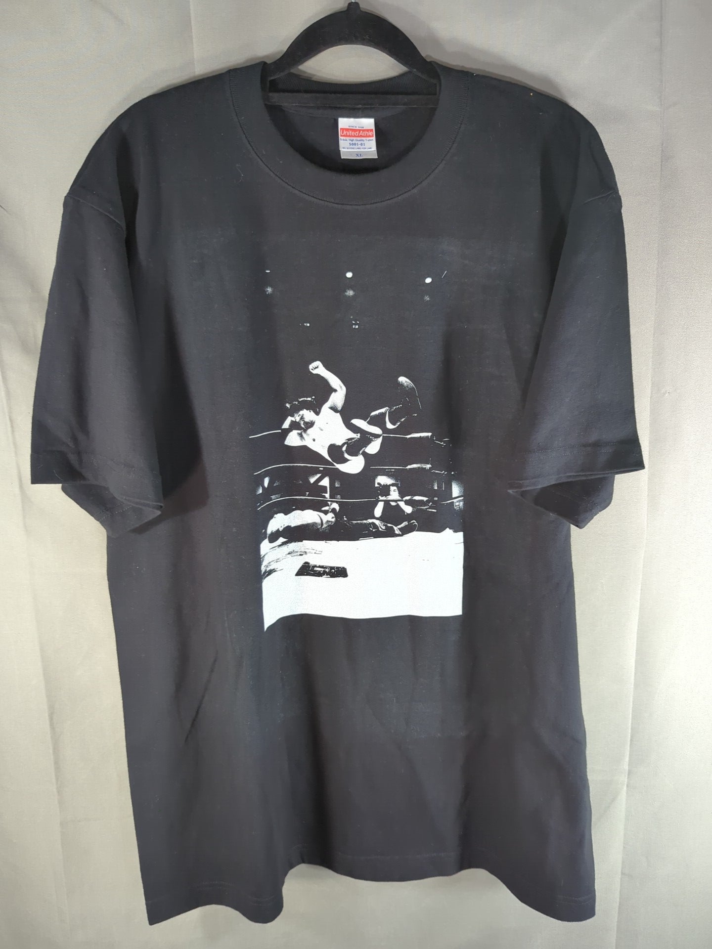 中之上靖文「ダイビングエルボードロップ」ピクチャーTシャツ