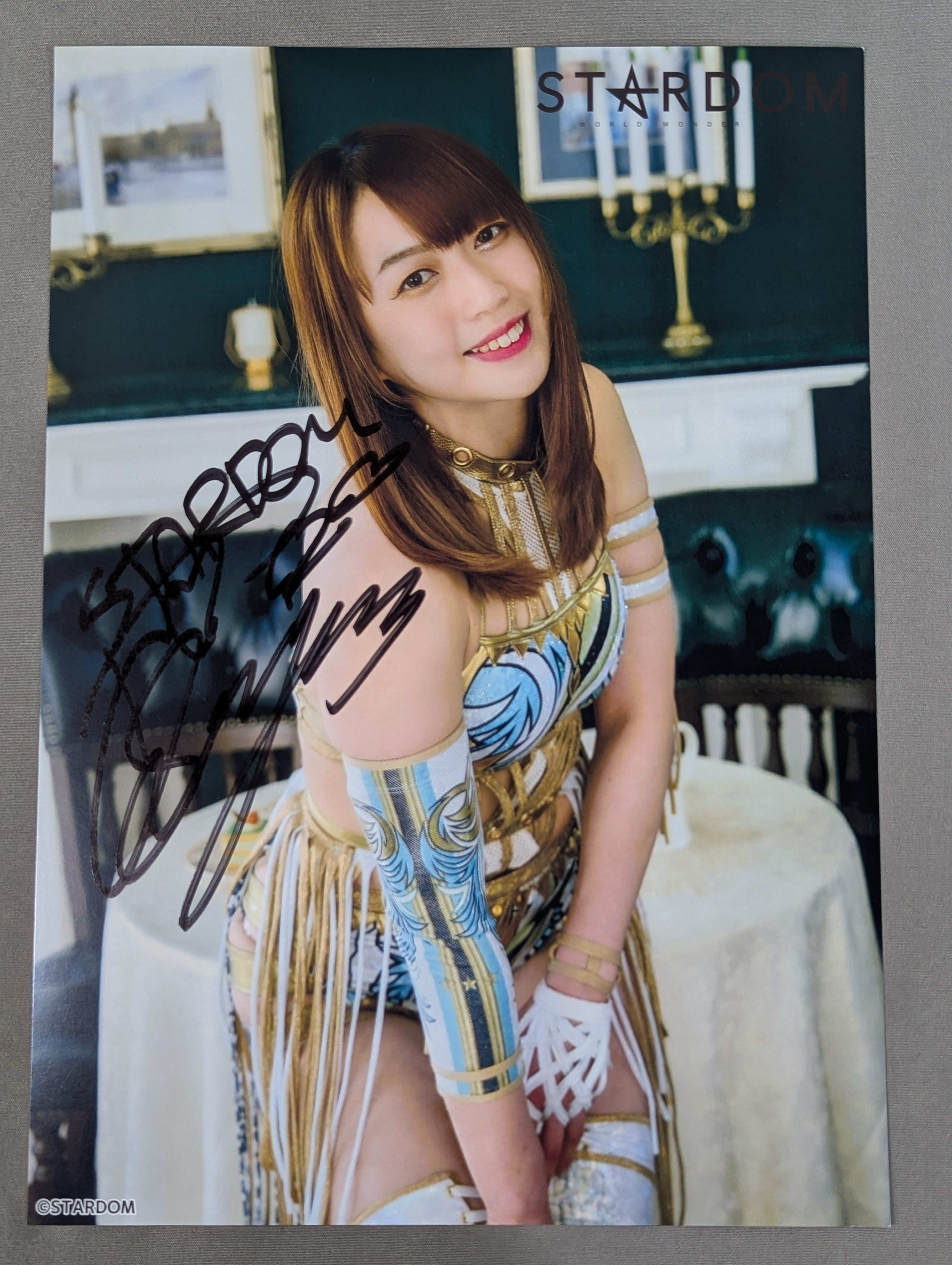 STARDOM 直筆 上谷沙弥 上谷沙弥 直筆サイン入り スターダムポートレート(B-5) – 闘道館