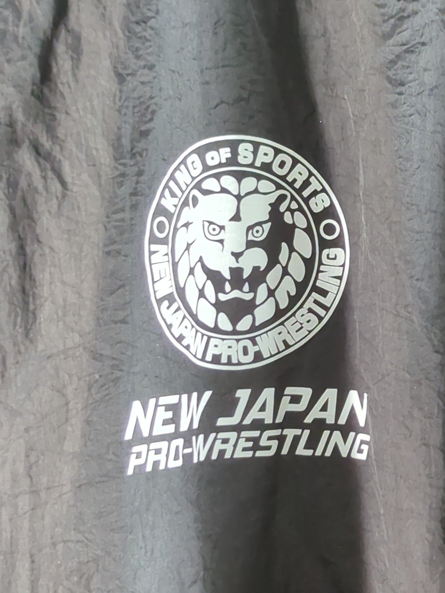 新日本プロレス×SOUL ナイロンウィンドブレーカー(ブラック)