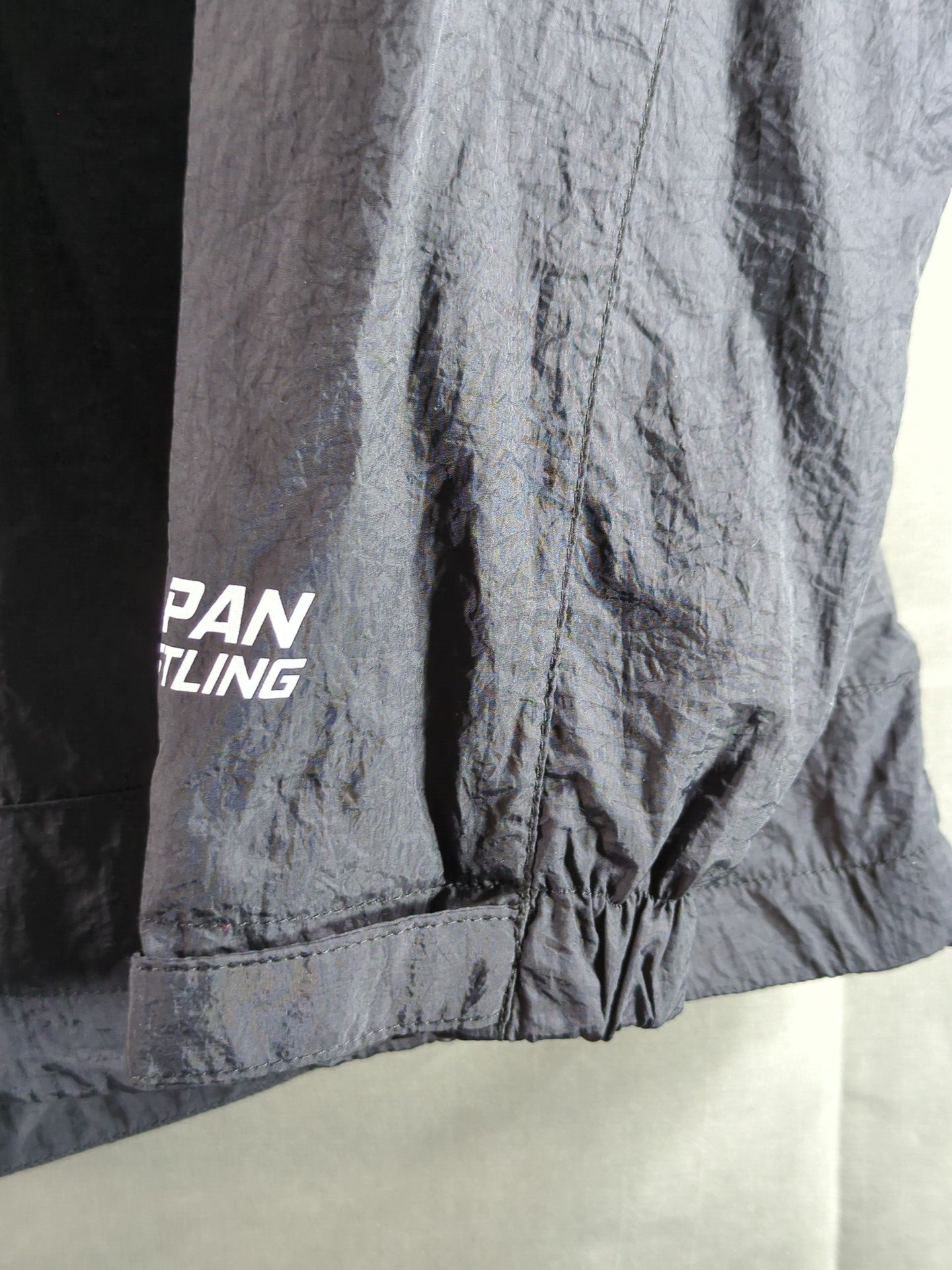 新日本プロレス×SOUL ナイロンウィンドブレーカー(ブラック)