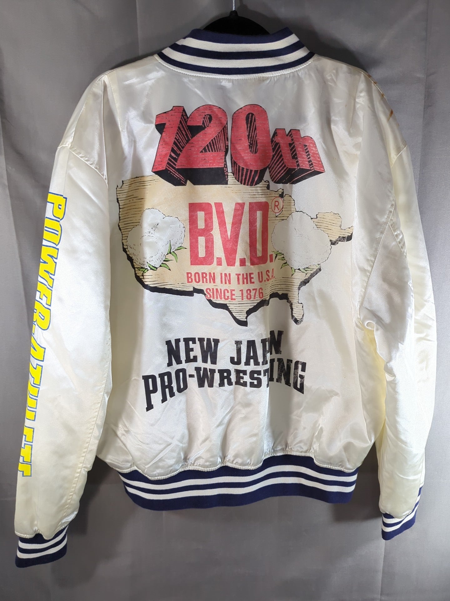 新日本プロレス「B.V.D 120th」スタジアムジャンパー