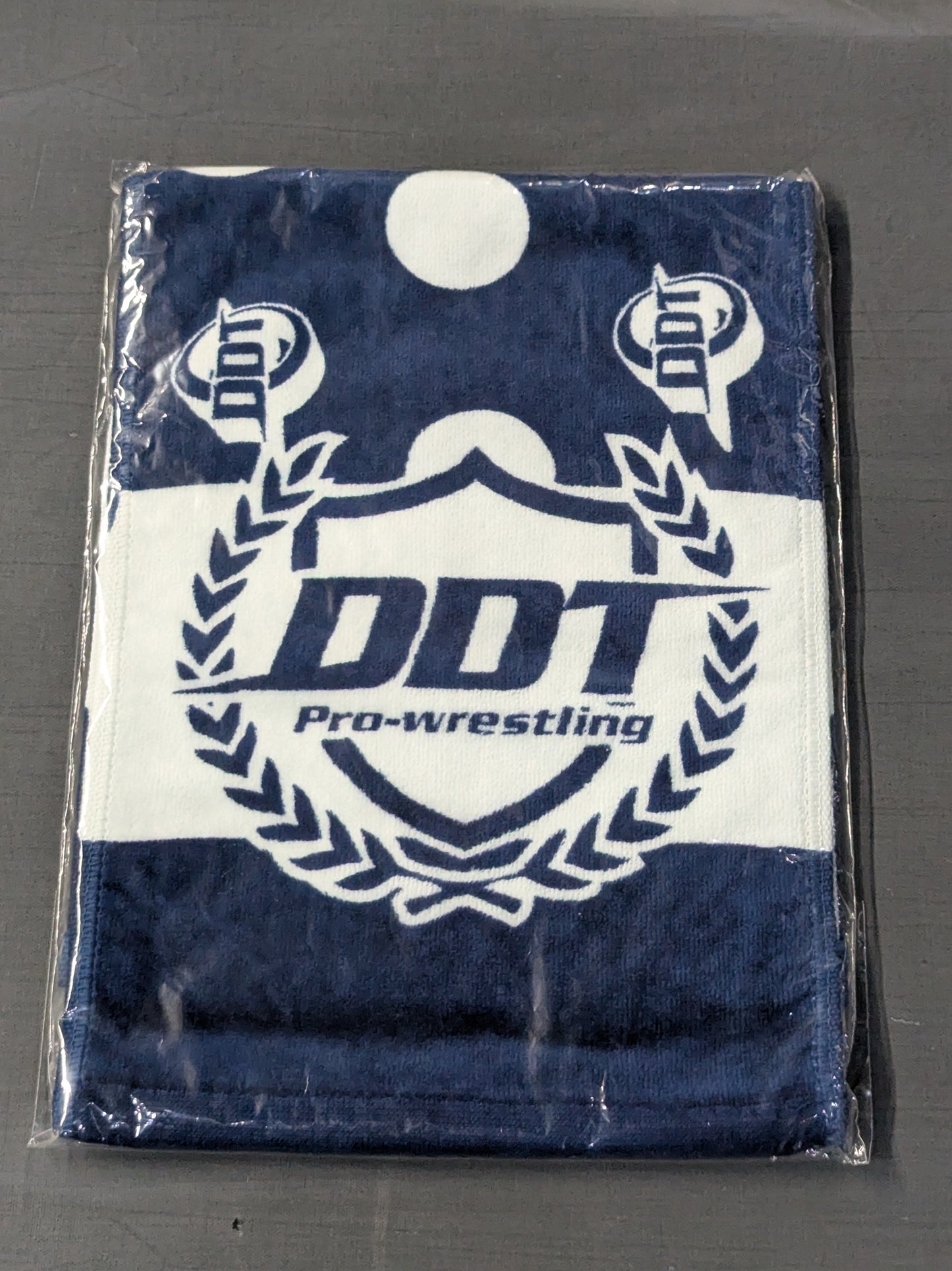 DDT ロゴ スポーツタオル②