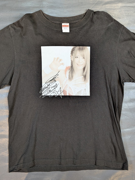 岩谷麻優×ロフト Tシャツ(チャコール)