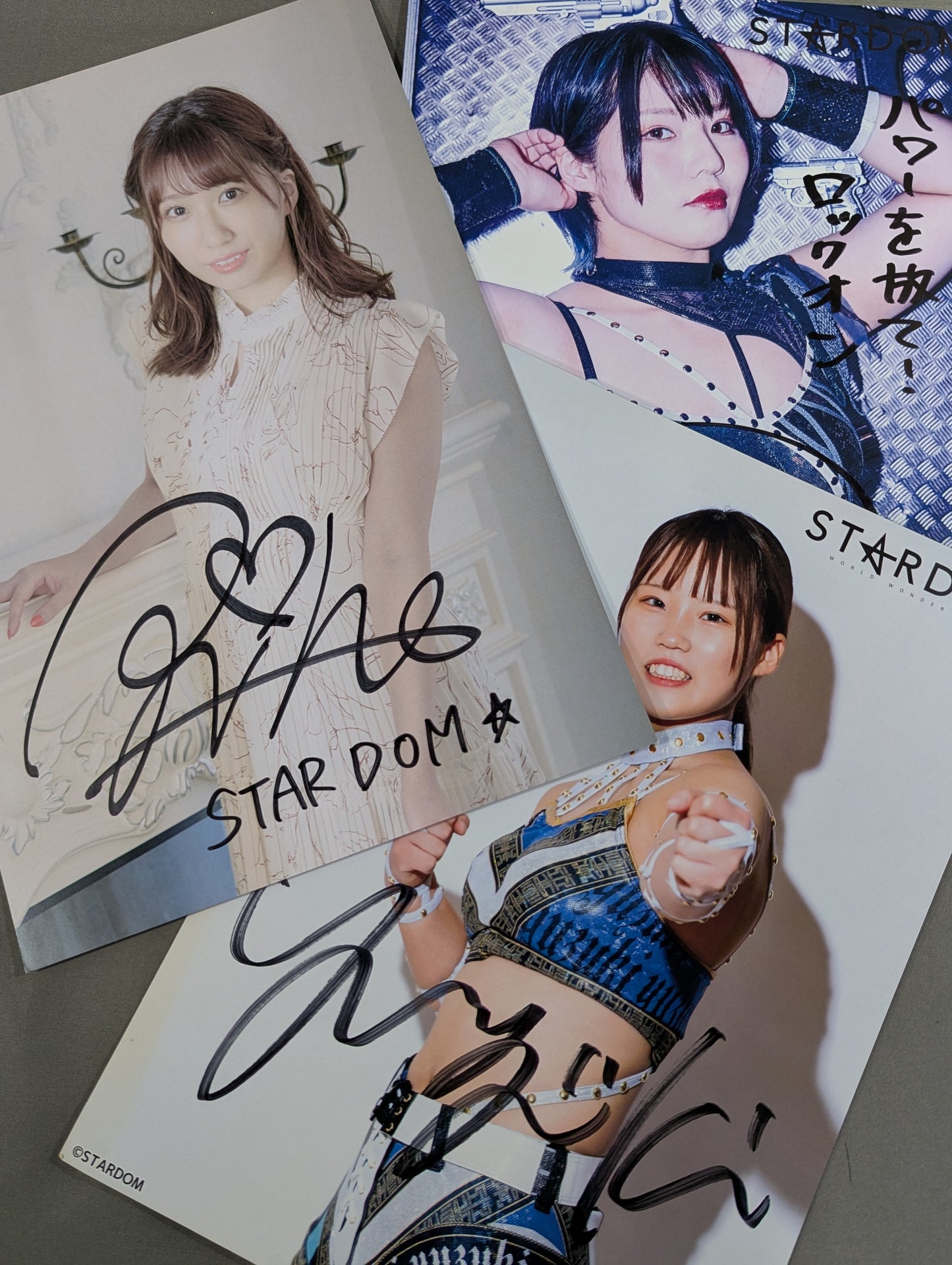 Stardom hand signed autograph  Pro-Photo  Sets(2)