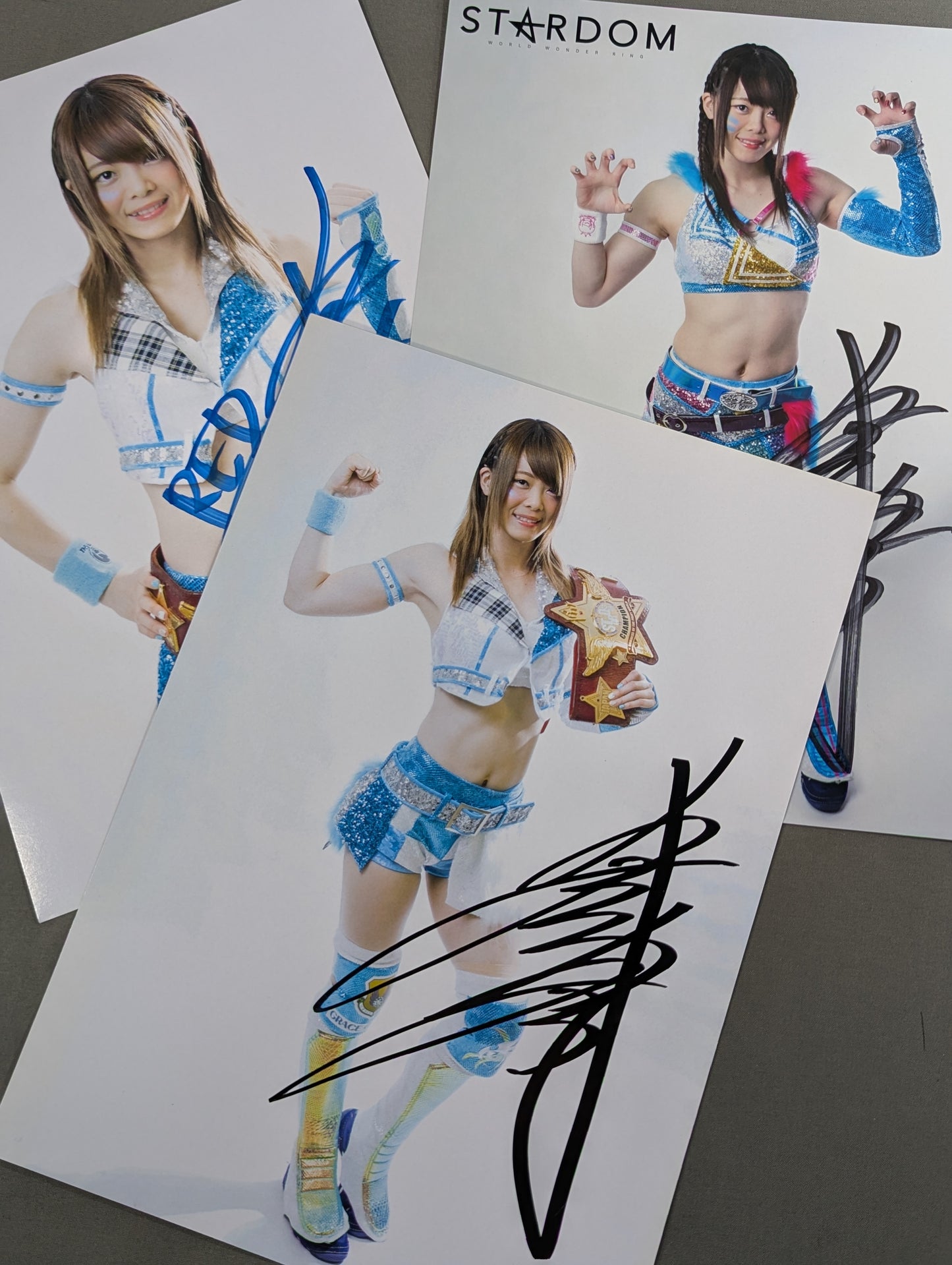 Stardom hand signed autograph  Pro-Photo  Sets(2)