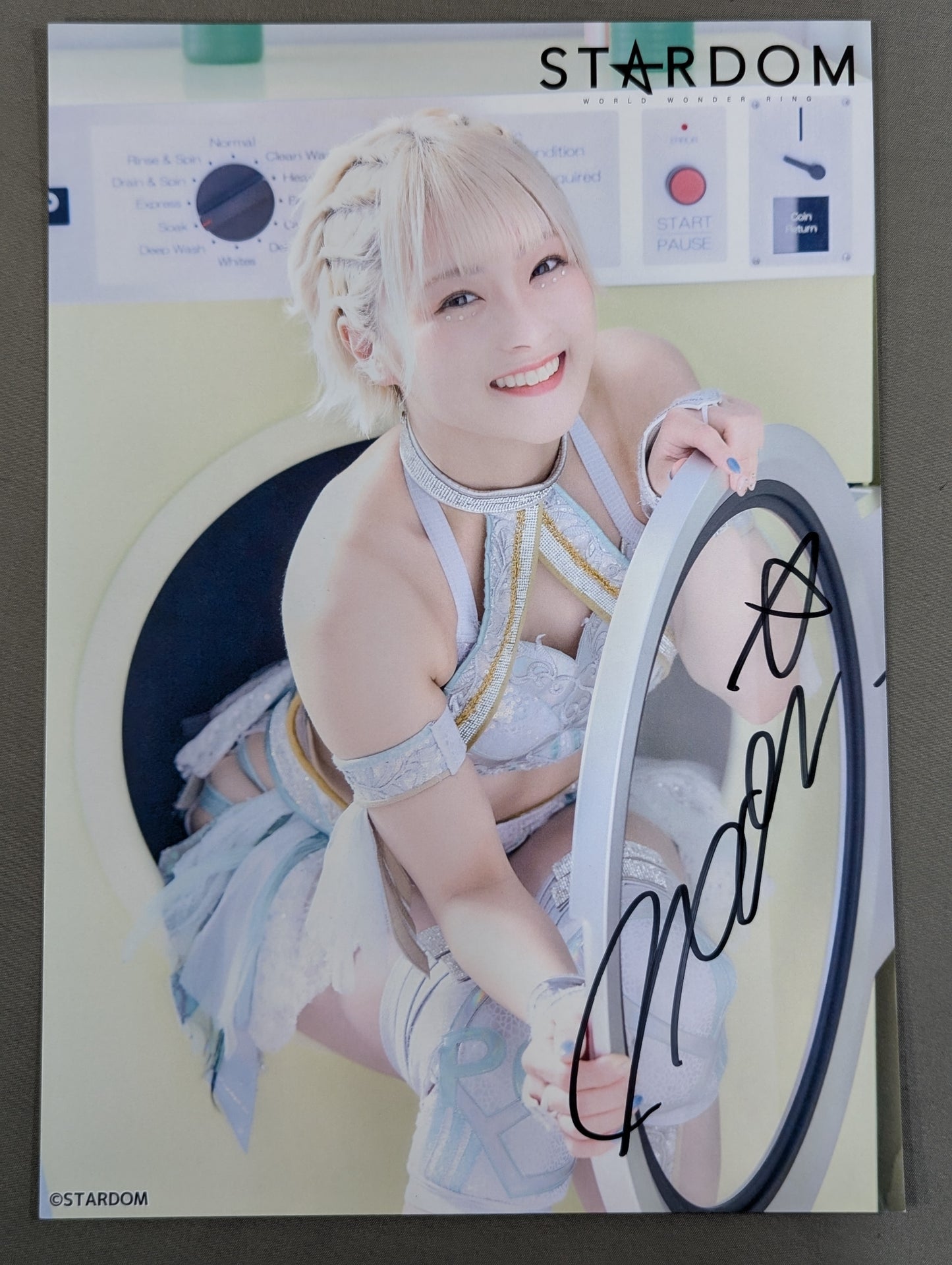 なつぽい 直筆サイン入り スターダムポートレート(S-1)