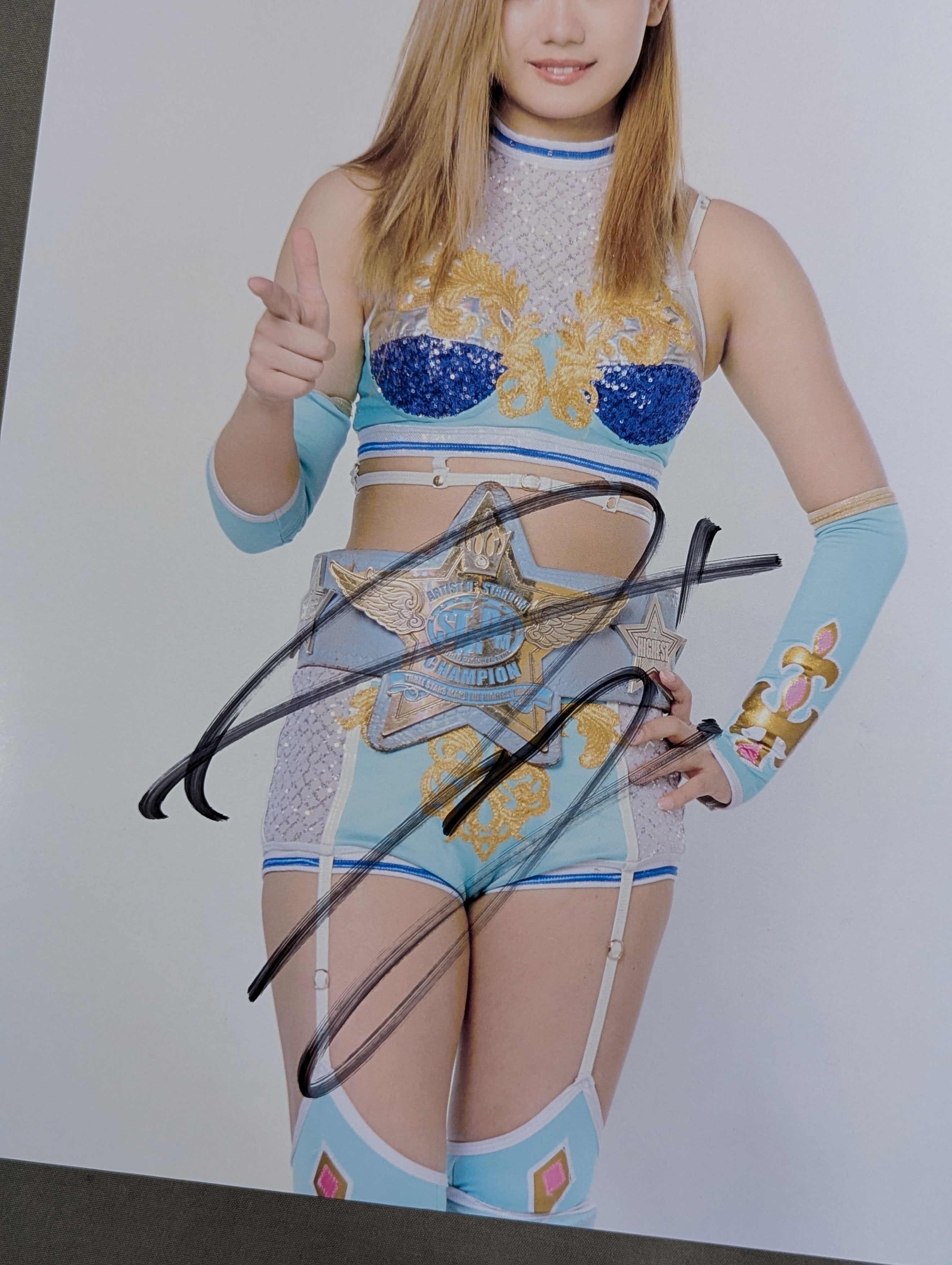 天咲光由 直筆サイン入り スターダムポートレート(L-3) – 闘道館